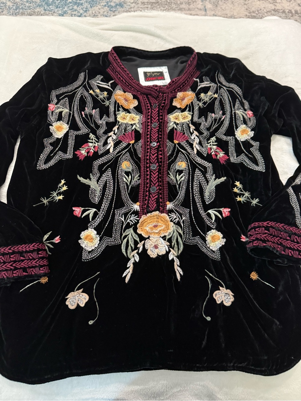 Johnny Was BIYA Black Velvet Embroidered Floral Tunic Top Roll Tab Sleeve S D74